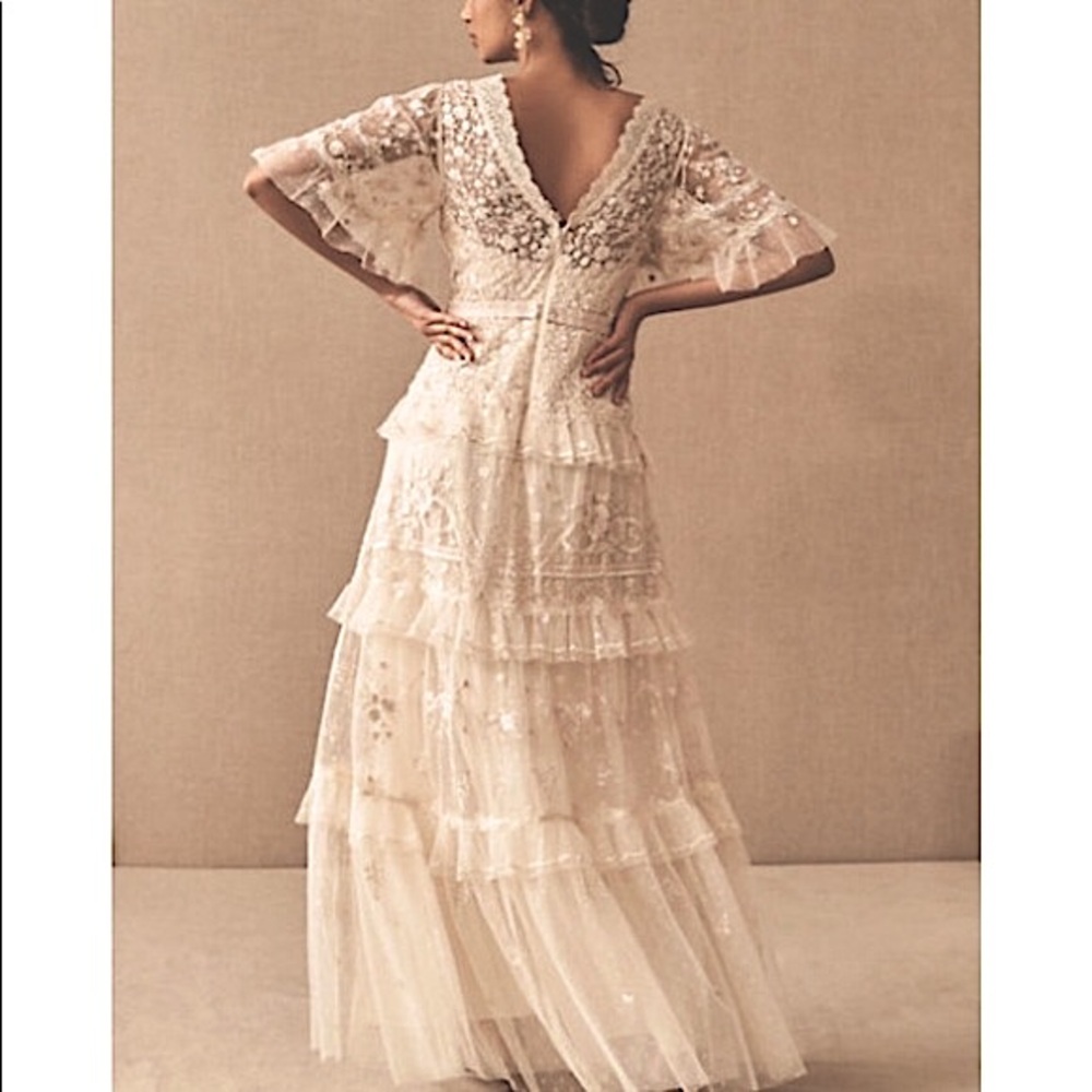 Needle & Thread Francine Lace gown in champagne pink color Size 2 NWT